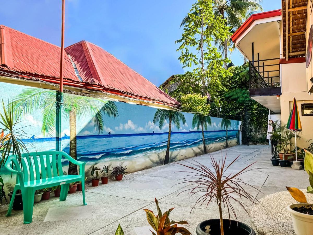 White Shamrock Beach Hotel Balabag  Buitenkant foto