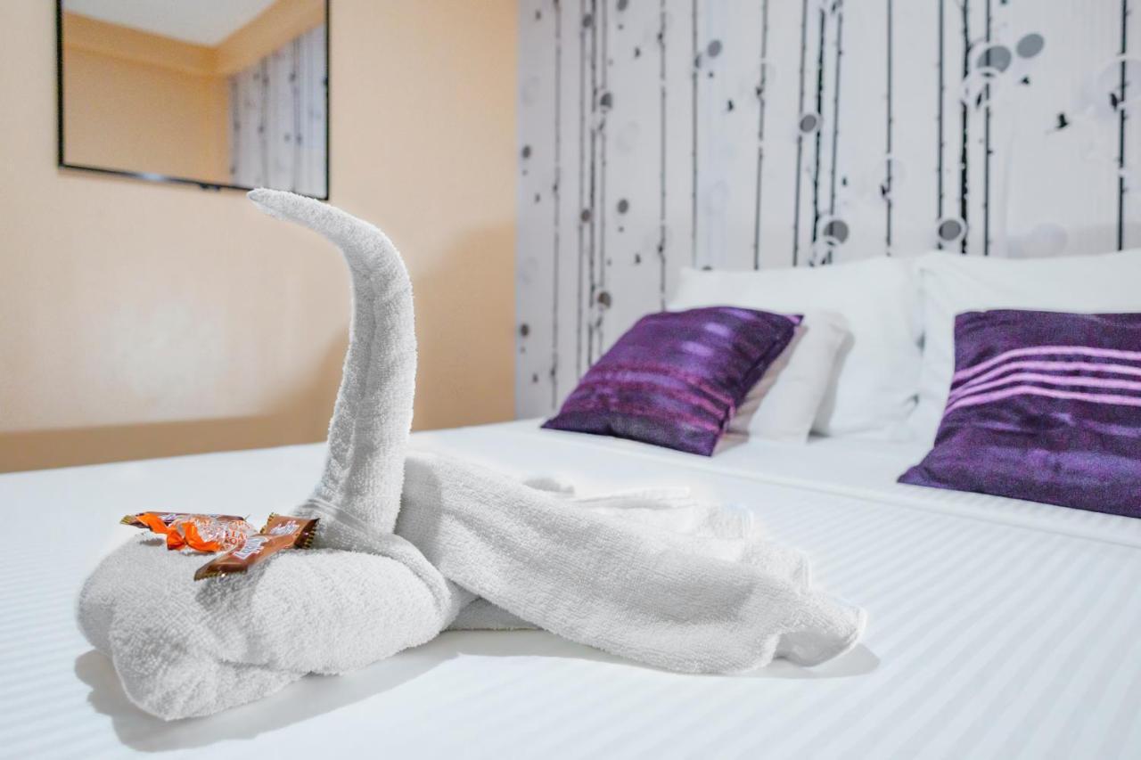 White Shamrock Beach Hotel Balabag  Buitenkant foto