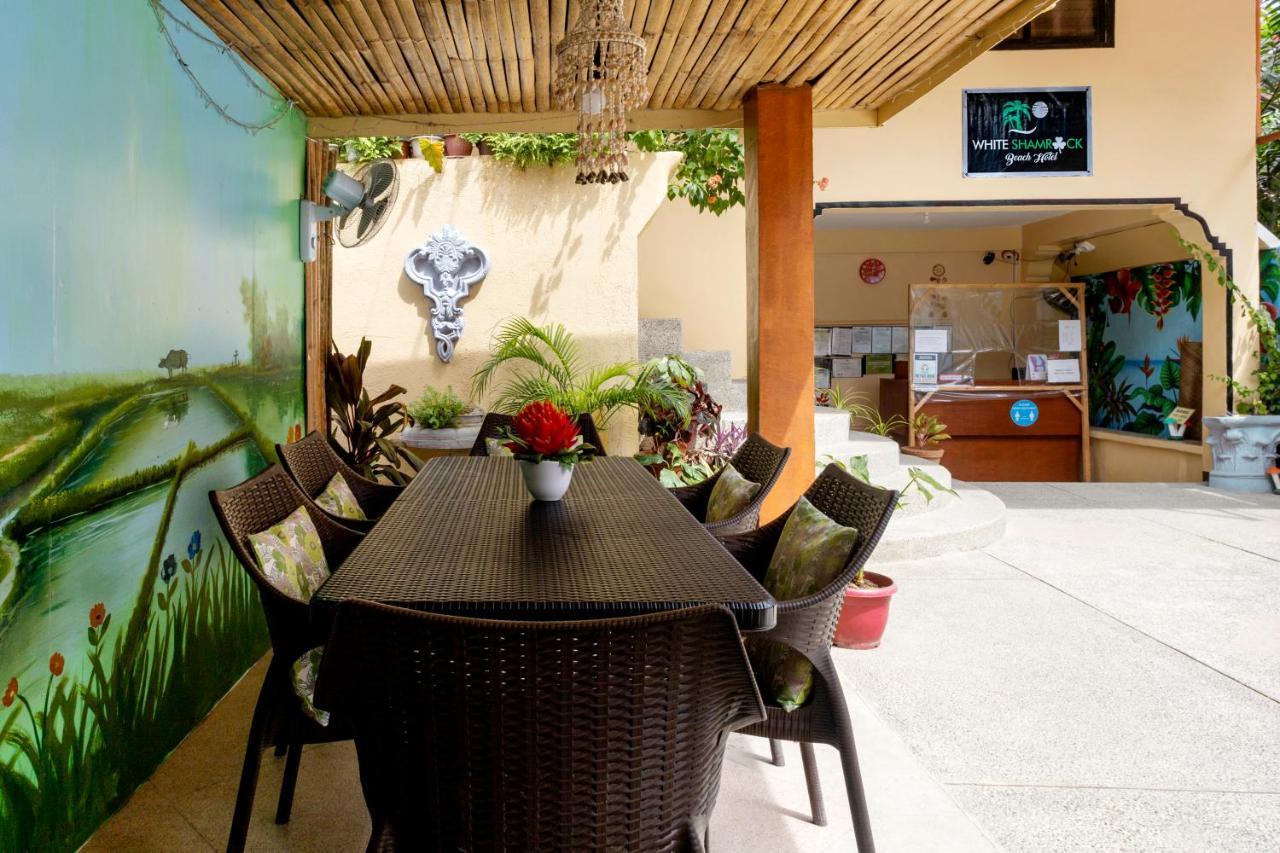 White Shamrock Beach Hotel Balabag  Buitenkant foto