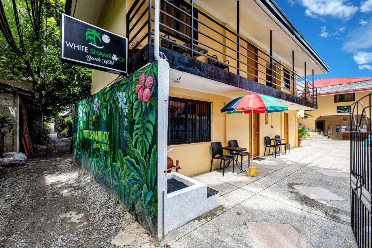 White Shamrock Beach Hotel Balabag  Buitenkant foto
